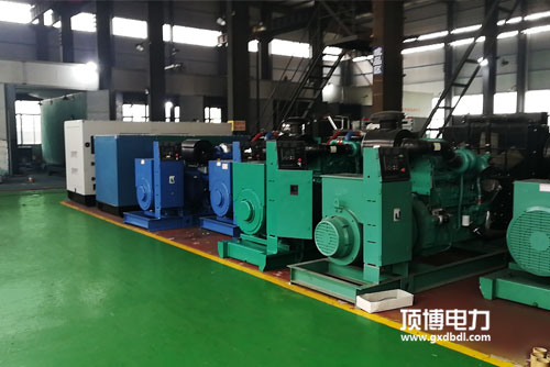 數(shù)據(jù)中心全自動(dòng)柴油發(fā)電機(jī)組用哪個(gè)品牌好？推薦康明斯或玉柴