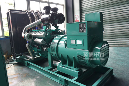 機油過多有哪幾種損害，應(yīng)加多少柴油發(fā)電機機油適宜？