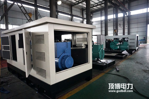 柴油50kw發(fā)電機(jī)組意想不到并機(jī)4大好處，除了省油，更能集中調(diào)度！